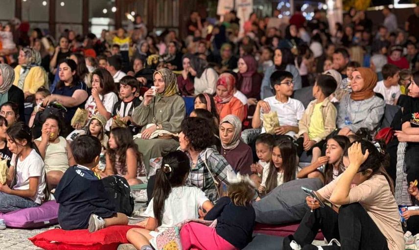 Karabük'te çocuklar masal akşamında buluştu
