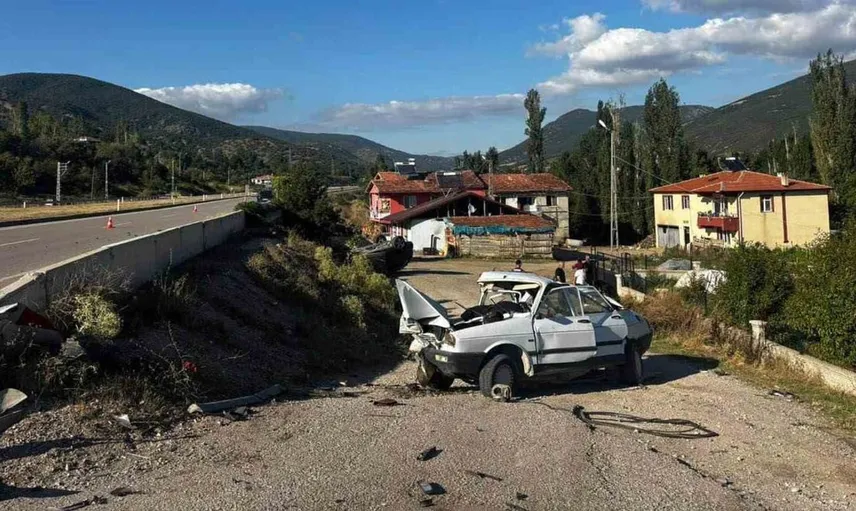 Tokat'ta kavşakta yaşanan otomobil kazası: 1 ölü, 3 yaralı