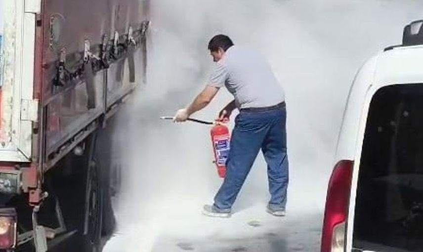 Lüleburgaz'da seyir halindeki tırda yangın