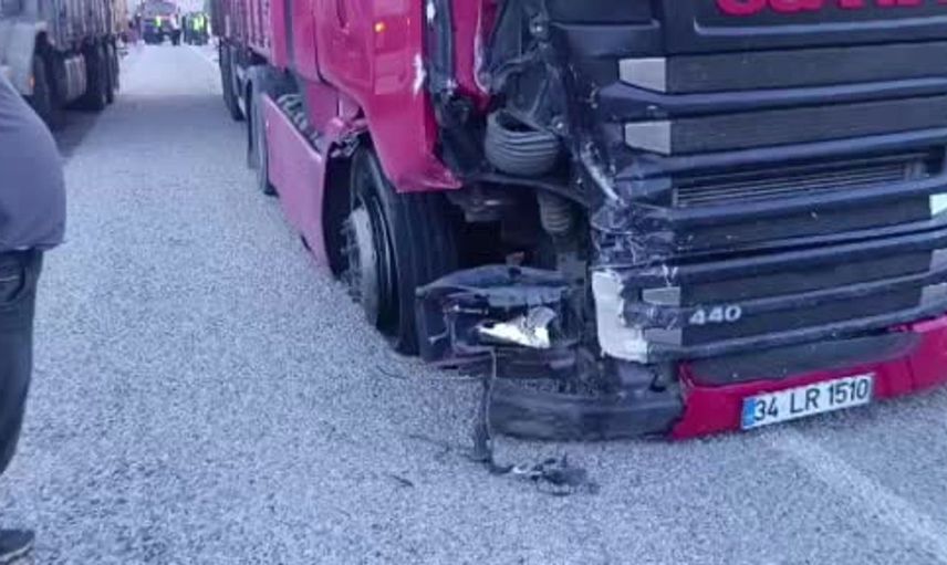 Malatya'da tır ve otomobil çarpıştı, 5 kişi yaralandı