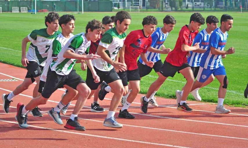 Körfez'de liseli gençler Cumhuriyet Kupası için koştu