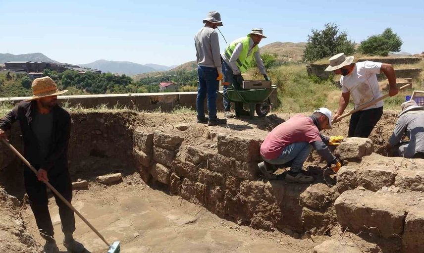 Bitlis Kalesi’nde arkeolojik kazılar büyük ölçüde tamamlandı