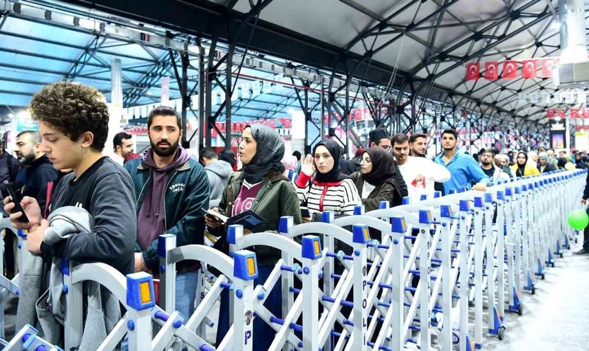 12. Malatya kitap fuarı kitapseverlerle dolup taşıyor