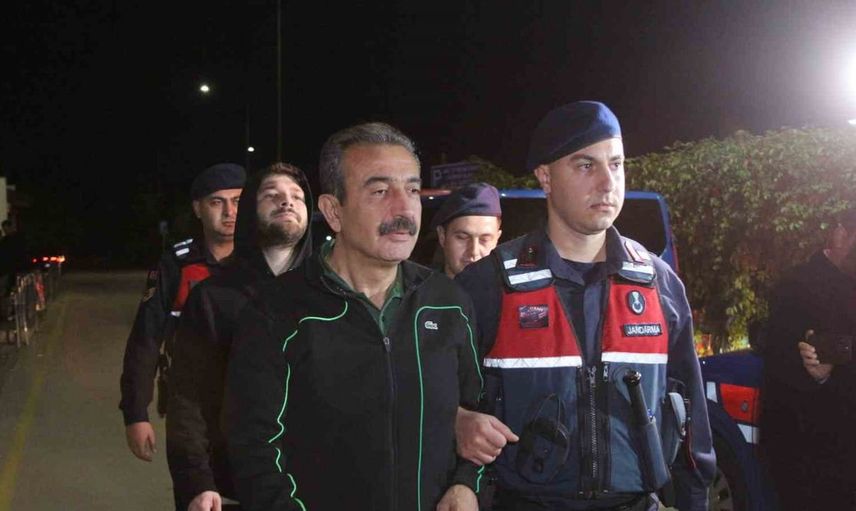 Çukurova Belediyesi'nde usulsüzlük iddiaları: 34 kişi tutuklandı