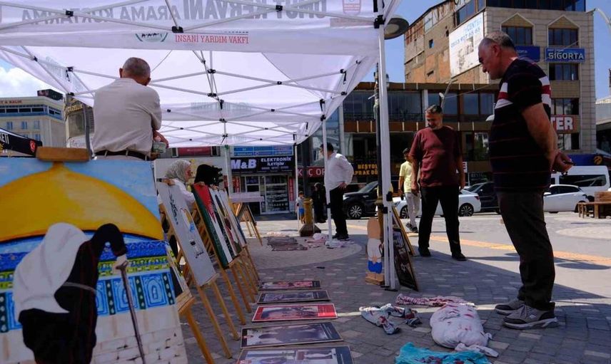 Van'da Gazze'ye yönelik resim sergisi ile farkındalık yaratıldı