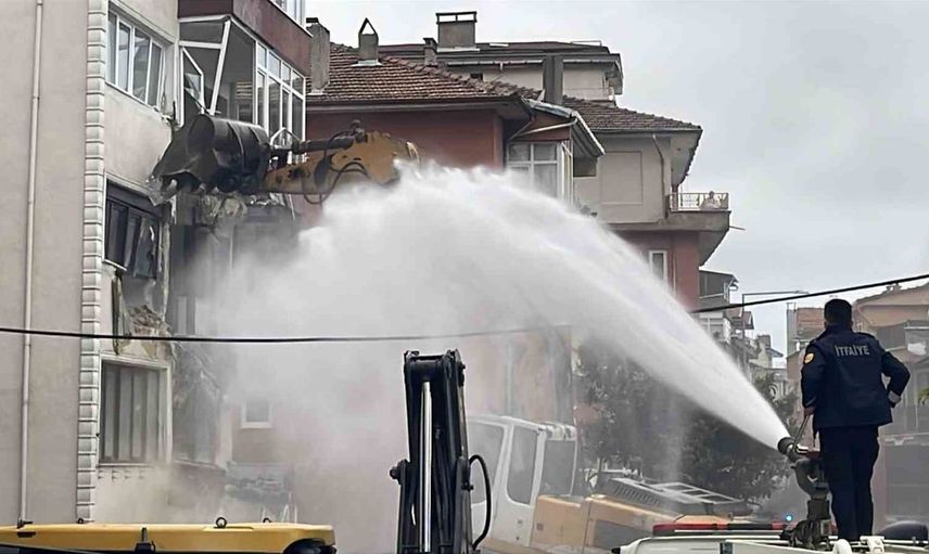 Zonguldak'ta çatlaklar nedeniyle yıkım süreci başladı: Güvenlik önlemleri alındı