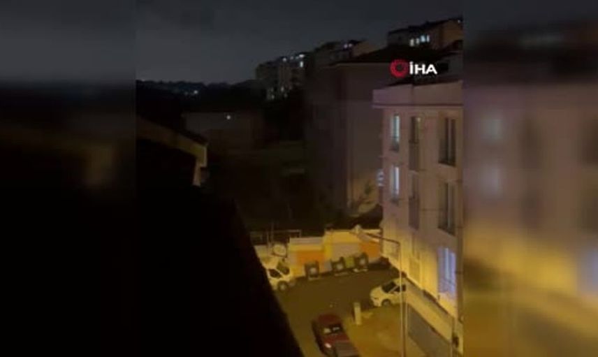 Arnavutköy'de gece yarısı okul marşları mahalleyi sarstı