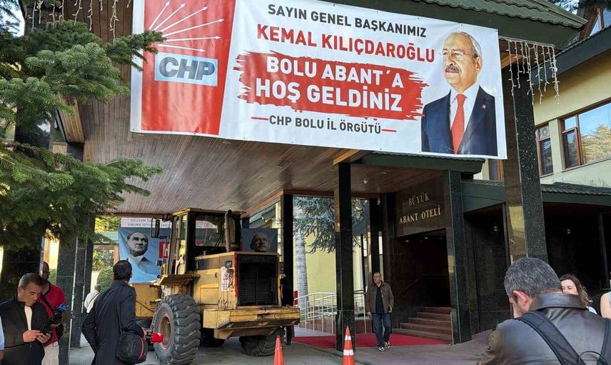 CHP kampında kepçe arızası: Kılıçdaroğlu'nun gelişi öncesi sorun yaşandı