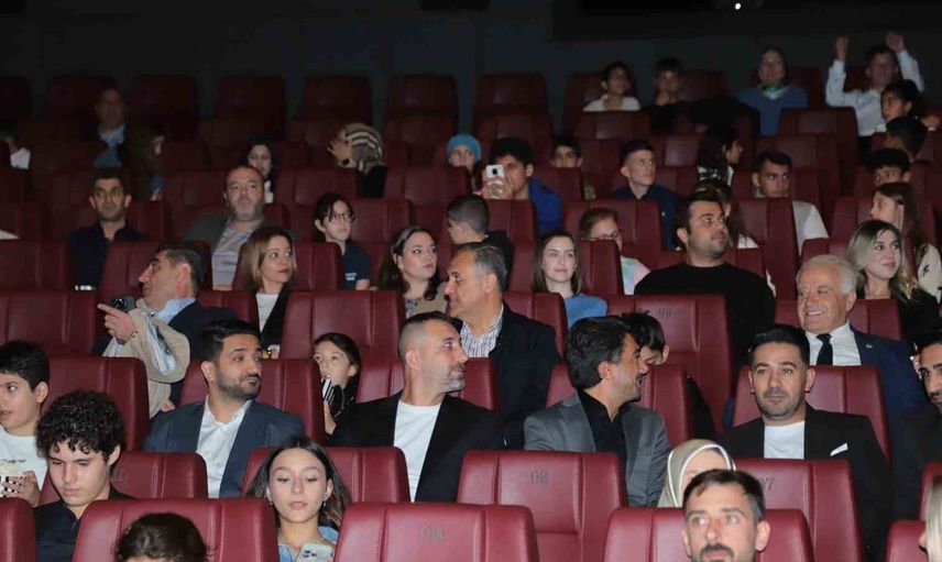 Efsaneler Takımı'nın ilk gösterimi Yalova'da gerçekleşti