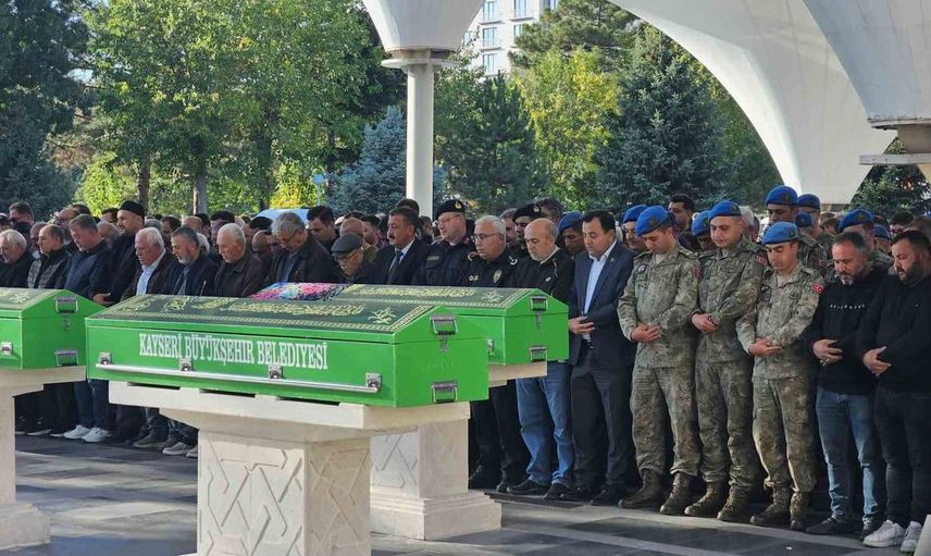 Şehit generalin annesi son yolculuğuna uğurlandı