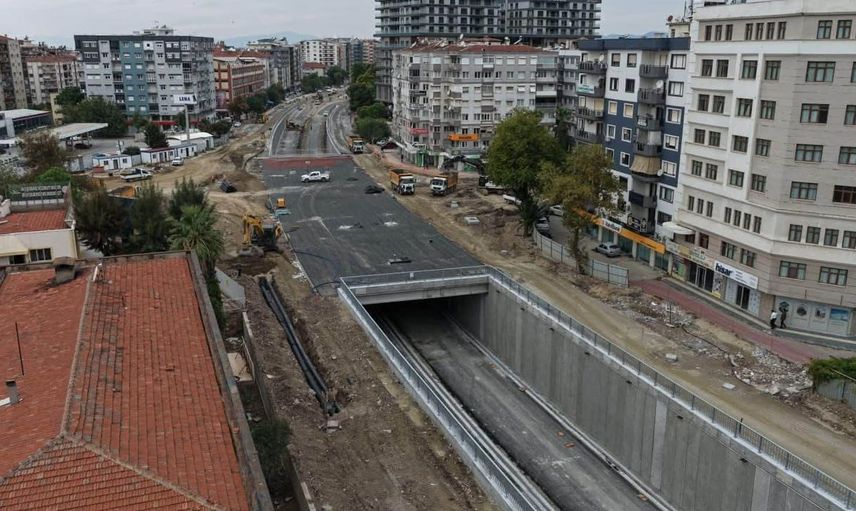Aydın'da yeni dörtyol köprülü kavşağına yönelik çalışmalar tüm hızla sürüyor