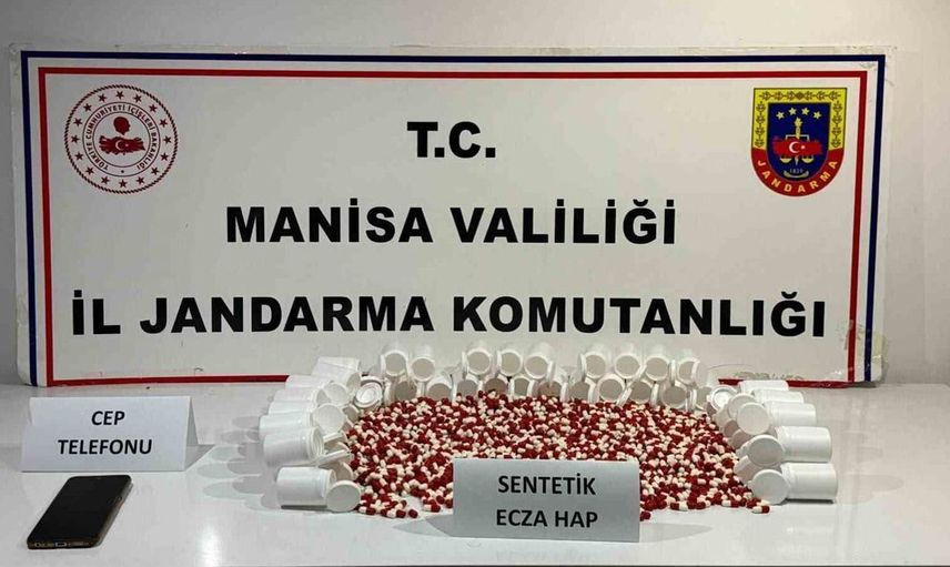 Manisa'da uyuşturucu operasyonları: 2 ilçede binlerce sentetik hap ele geçirildi