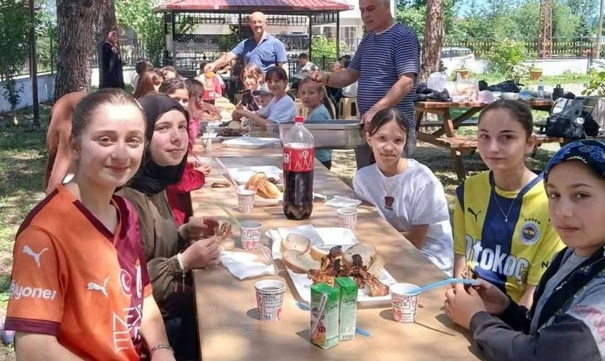 Kumru’da kur’an kursu öğrencileri piknikte buluştu