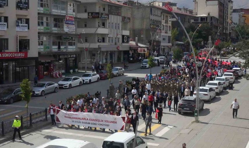 Muş'ta gaziler günü yürüyüşüyle birlik mesajı verildi