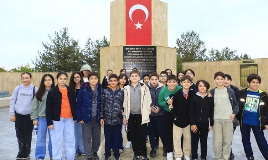 Vanlı öğrenciler tarihi mekanları yerinde keşfetti