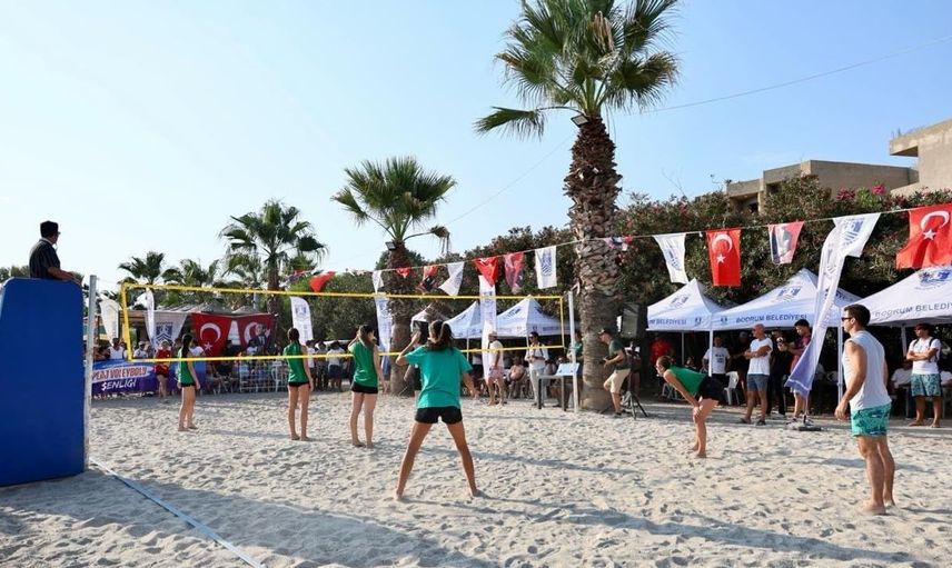 Bodrum'da plaj voleybolu şenliğinde şampiyon Fener Burnu takımı oldu