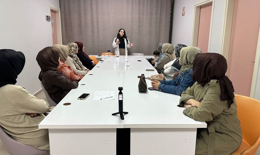 Çayırova'da velilere rehberlik hizmetiyle çocukların okula uyum sürecine destek