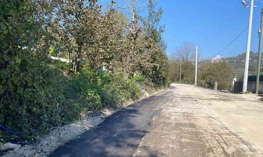 Düzce'de yol güvenliği için asfalt yama çalışmaları devam ediyor