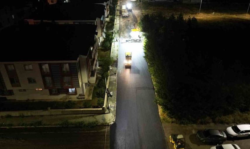 Aziziye’de asfalt çalışmalarında gece gündüz mesai: Hedef modern yollar