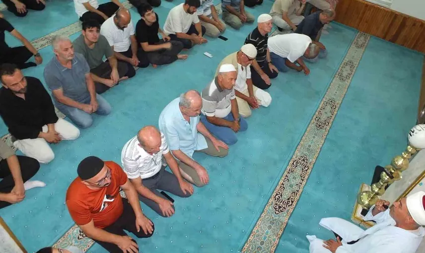 Burhaniye'de Mevlit Kandili coşkusu: Camiler dolup taştı