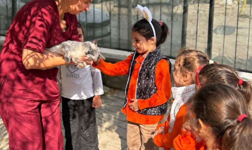 Adıyaman'da çocuklara hayvan sevgisi aşılanıyor