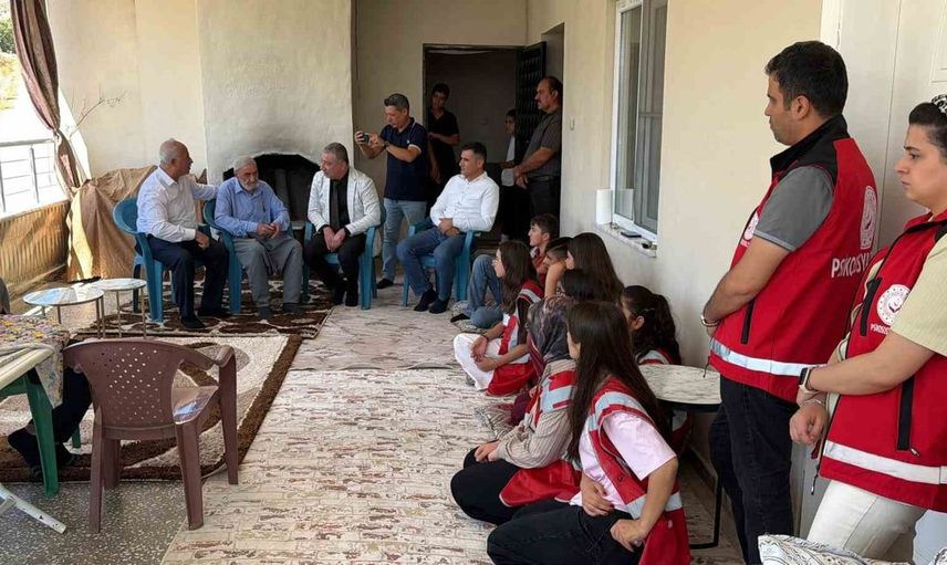 Son Kore Gazisi Mustafa Süt, savaş anılarını çocuklarla paylaştı