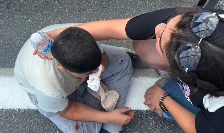 Küçükçekmece'de yaz kursuna giden çocukların bulunduğu araç kaza yaptı