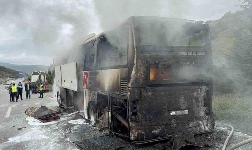 Samsun'da otobüs yangını büyük bir faciayı önledi