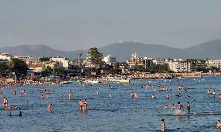 Didim sahillerini tatilciler doldurdu
