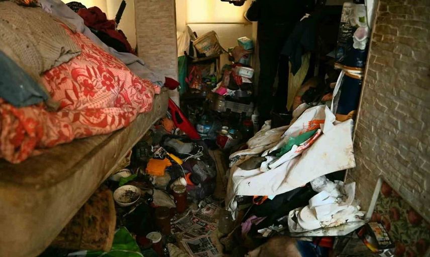 Kuşadası'nda atık dolu ev temizlendi: Mahalle sakinleri rahat bir nefes aldı