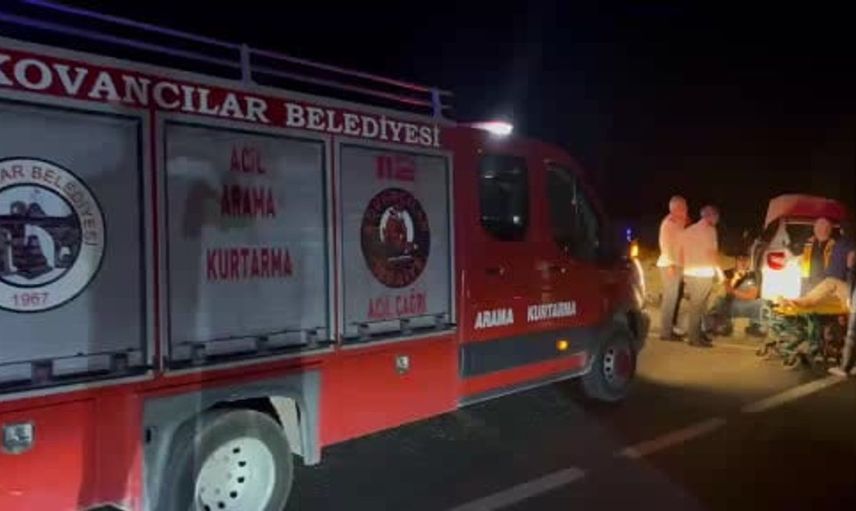Elazığ’da iki otomobil çarpıştı, 6 kişi yaralandı