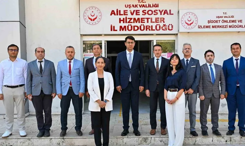 Uşak'ta sosyal hizmet projeleri üzerine önemli değerlendirmeler yapıldı