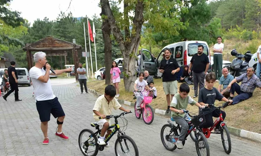 Tosya kadınları sarı kılçık pirinciyle pilav yarışmasında hünerlerini sergiledi