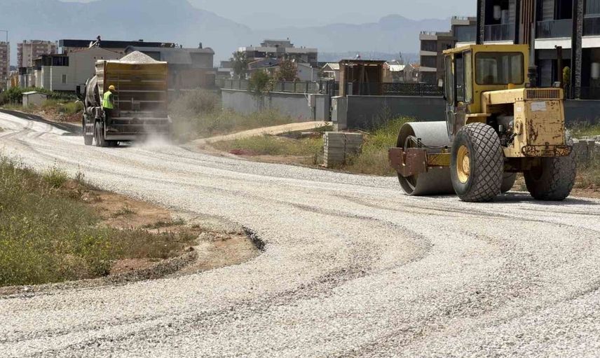 Aksu'da eş zamanlı altyapı ve asfalt çalışmaları hız kazanıyor