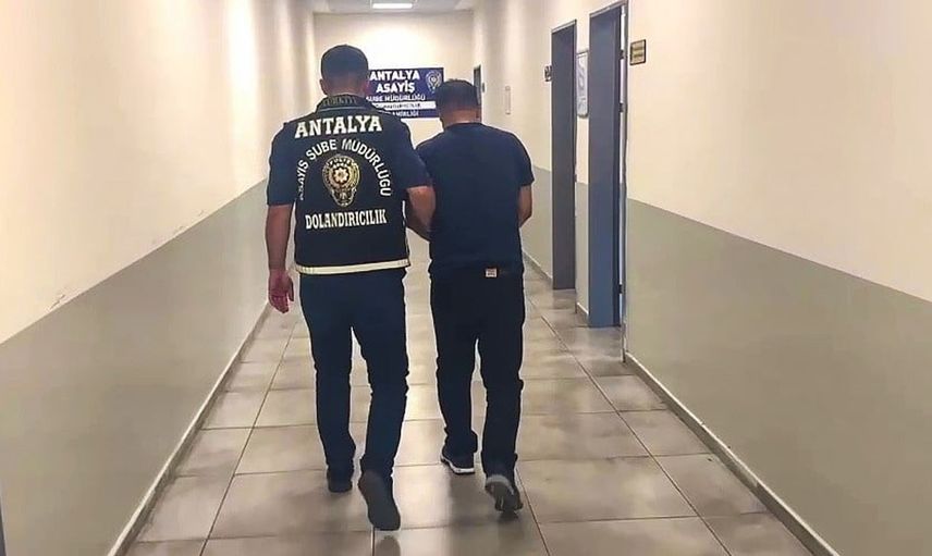 Kendini komiser olarak tanıtan dolandırıcı tutuklandı