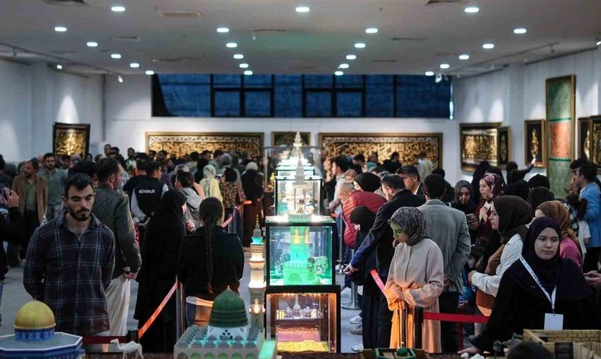 Kahramanmaraş'ta kabe örtüleri sergisi: kaybolmaya yüz tutmuş değerlere bir kapı aralanıyor