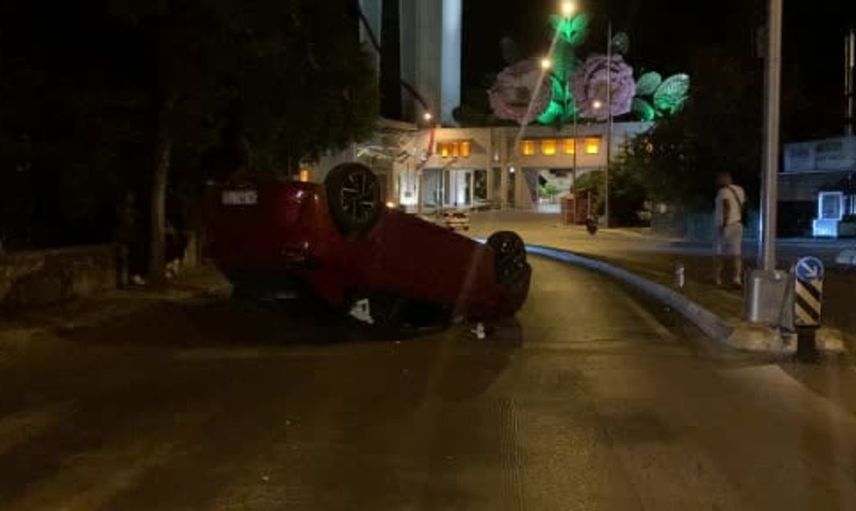 Isparta'da refüje çarpan otomobil takla attı, sürücü hafif yaralandı