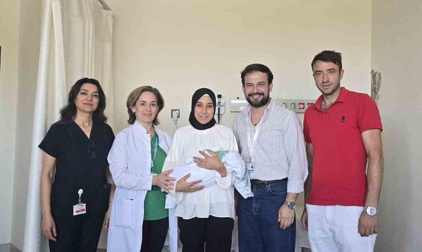 Bursa şehir hastanesi’nde anne karnında hayat kurtaran müdahale