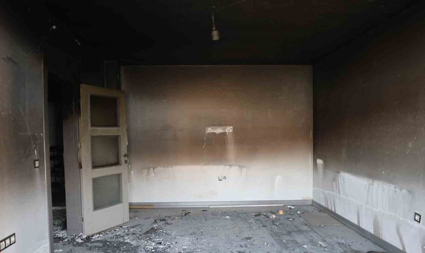 Yangın sonrası temizlik yapılmayan daire komşuları mağdur etti