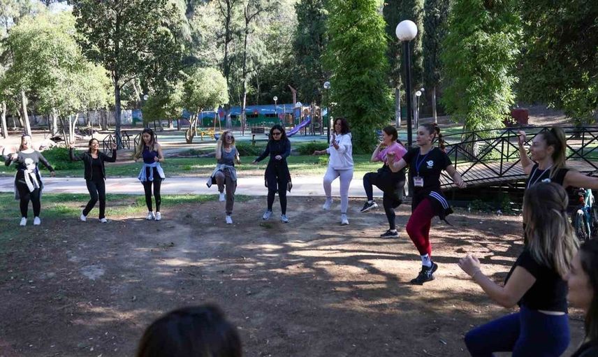 Efeler’de sporla güne enerjik başlangıç: Sabah sporu etkinliği yapıldı
