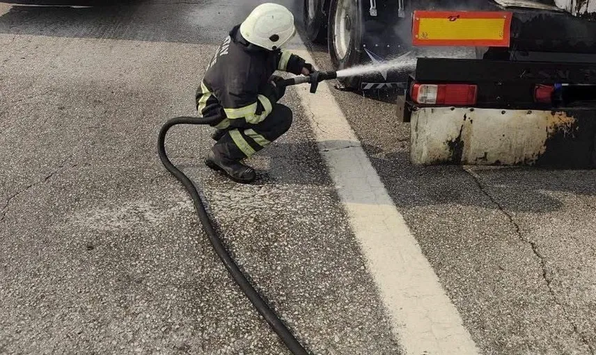 Hatay'da tankerdeki yangın kısa sürede kontrol altına alındı