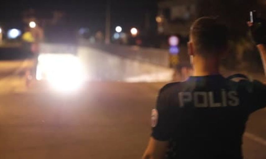 Aksaray'da polisin durdurduğu otomobilde ruhsatsız silah bulundu