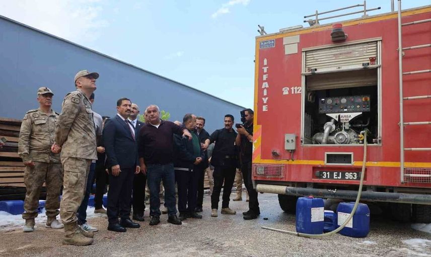 Yangın sonrası vali masatlı fabrikada incelemelerde bulundu