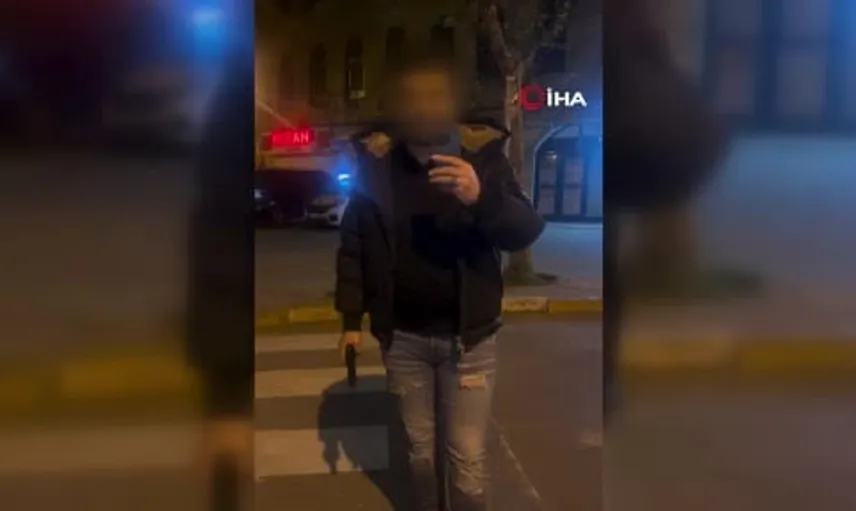Beylikdüzü'nde silahlı tehdit: O anlar cep telefonuna yansıdı