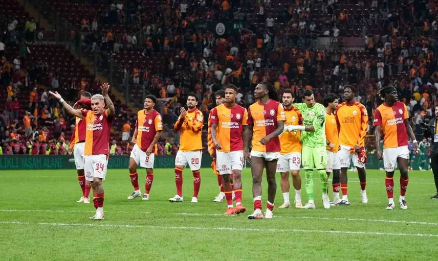 Galatasaray, Süper Lig'de liderliğini koruyarak Kocaelispor'u mağlup etti