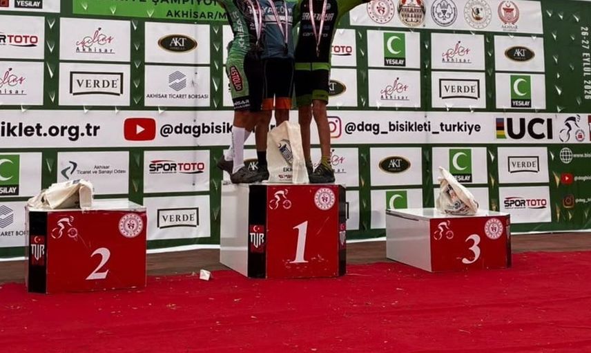Manisa'nın bisiklet yıldızları, Türkiye şampiyonasında 15 madalya kazandı