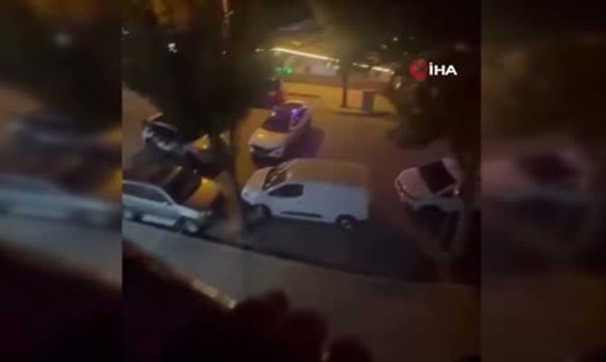 Avcılar'da araçta silahlı saldırıya uğrayan kişi yara almadan kurtuldu