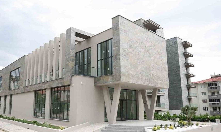 Faik Kaplan kütüphanesi ve kitap kafe kısa süre içinde açılıyor