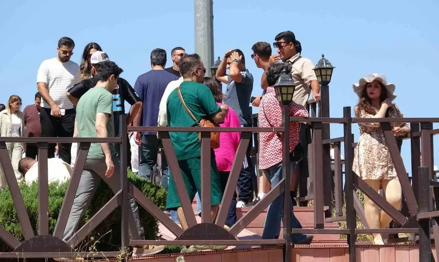 Van'da savaş ortamına rağmen İranlı turistlerin ilgisi devam ediyor