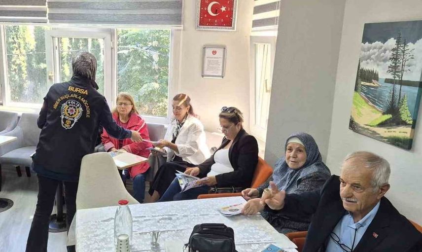 Bursa'da emeklilere siber suçlar hakkında eğitim verildi